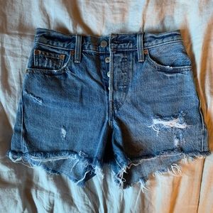 Levi’s Wedgie Jean Shorts
